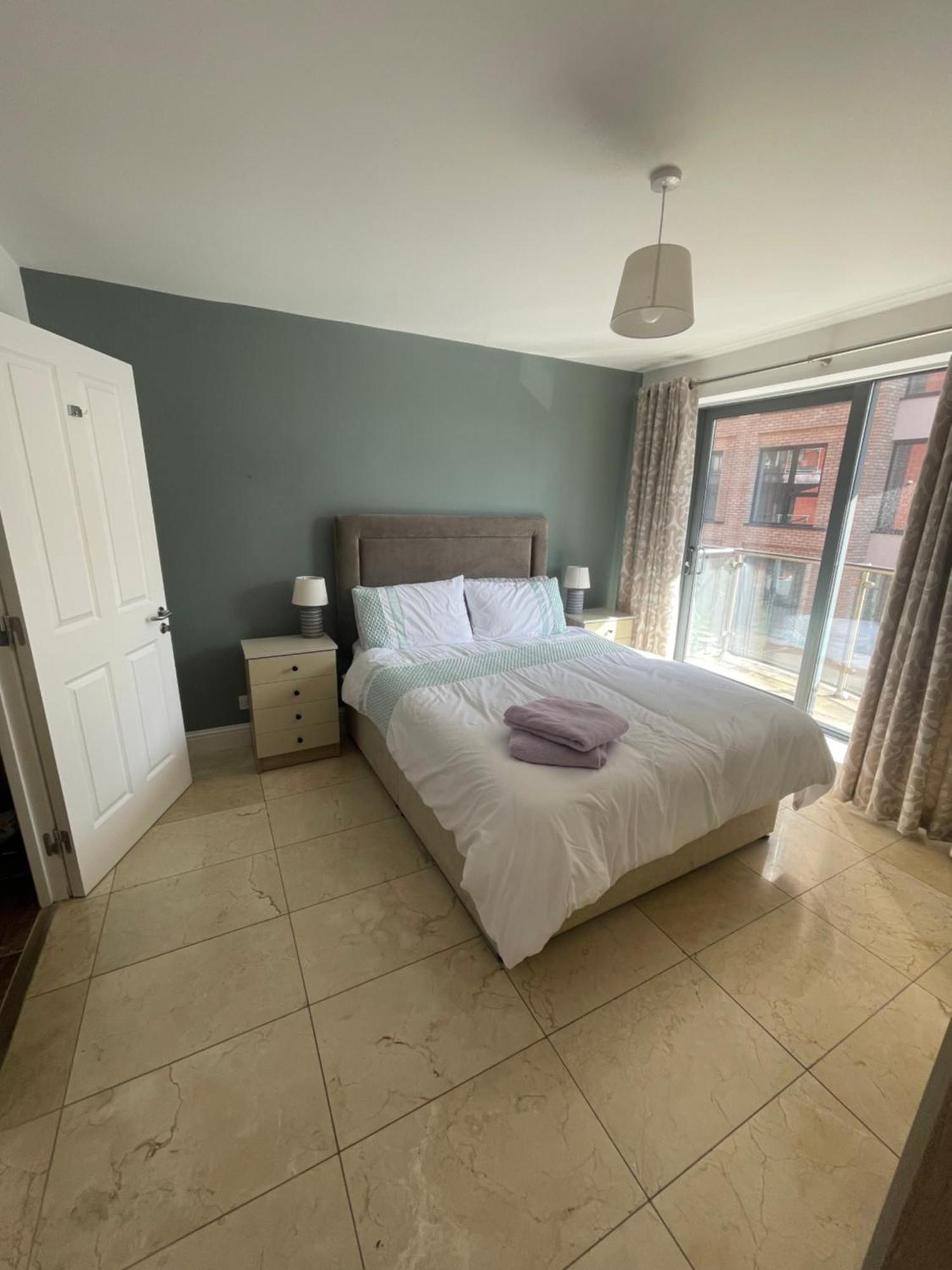 Fabulous And Sunny 2 Bed Apartment, In City Centre Cork Buitenkant foto