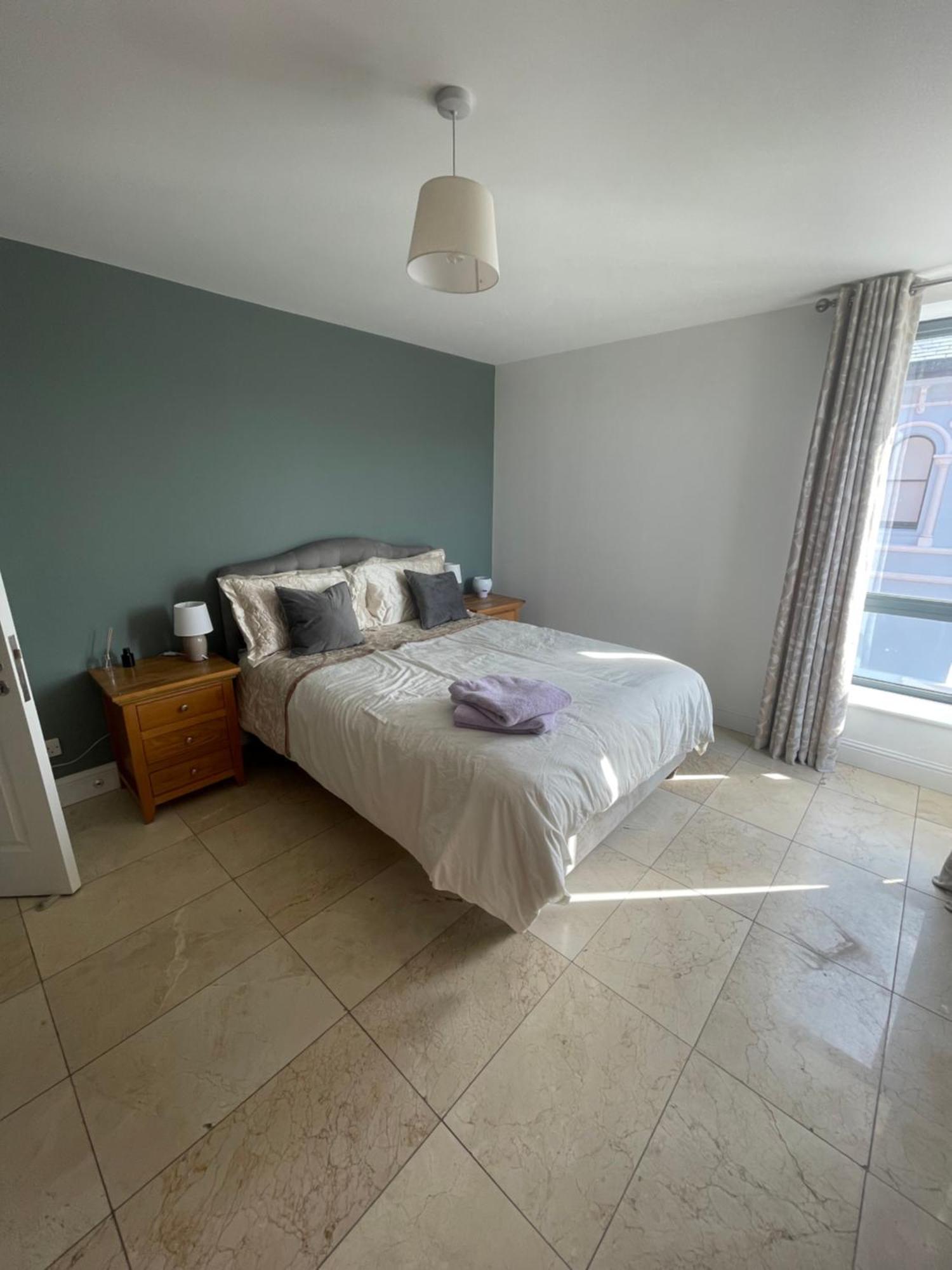 Fabulous And Sunny 2 Bed Apartment, In City Centre Cork Buitenkant foto