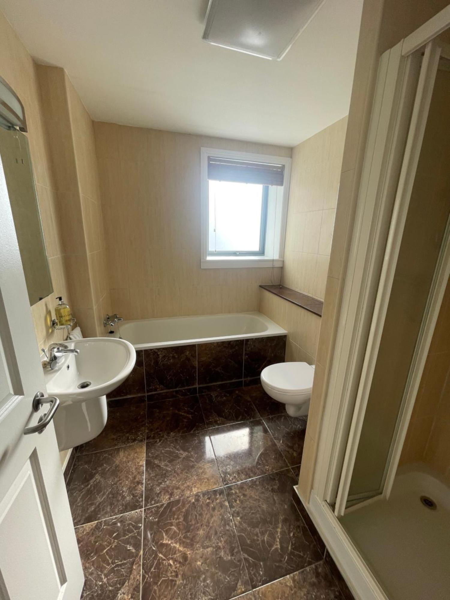 Fabulous And Sunny 2 Bed Apartment, In City Centre Cork Buitenkant foto